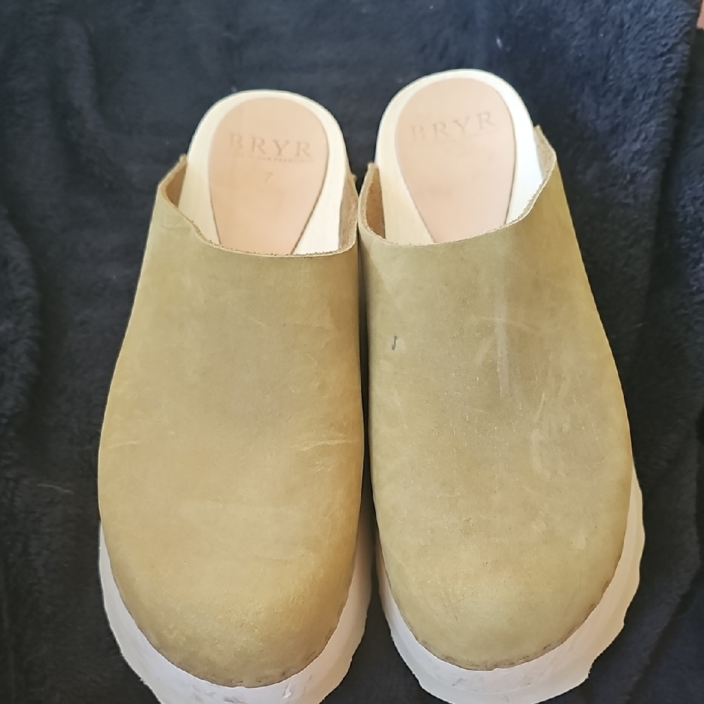Bryr Women's Olive Green Mules